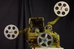 Kilas Balik Sinema: Dari Cahaya Lilin hingga Layar Bioskop 11 Vitascope