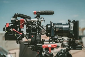 10 Jenis Angle Kamera & Efeknya dalam Film